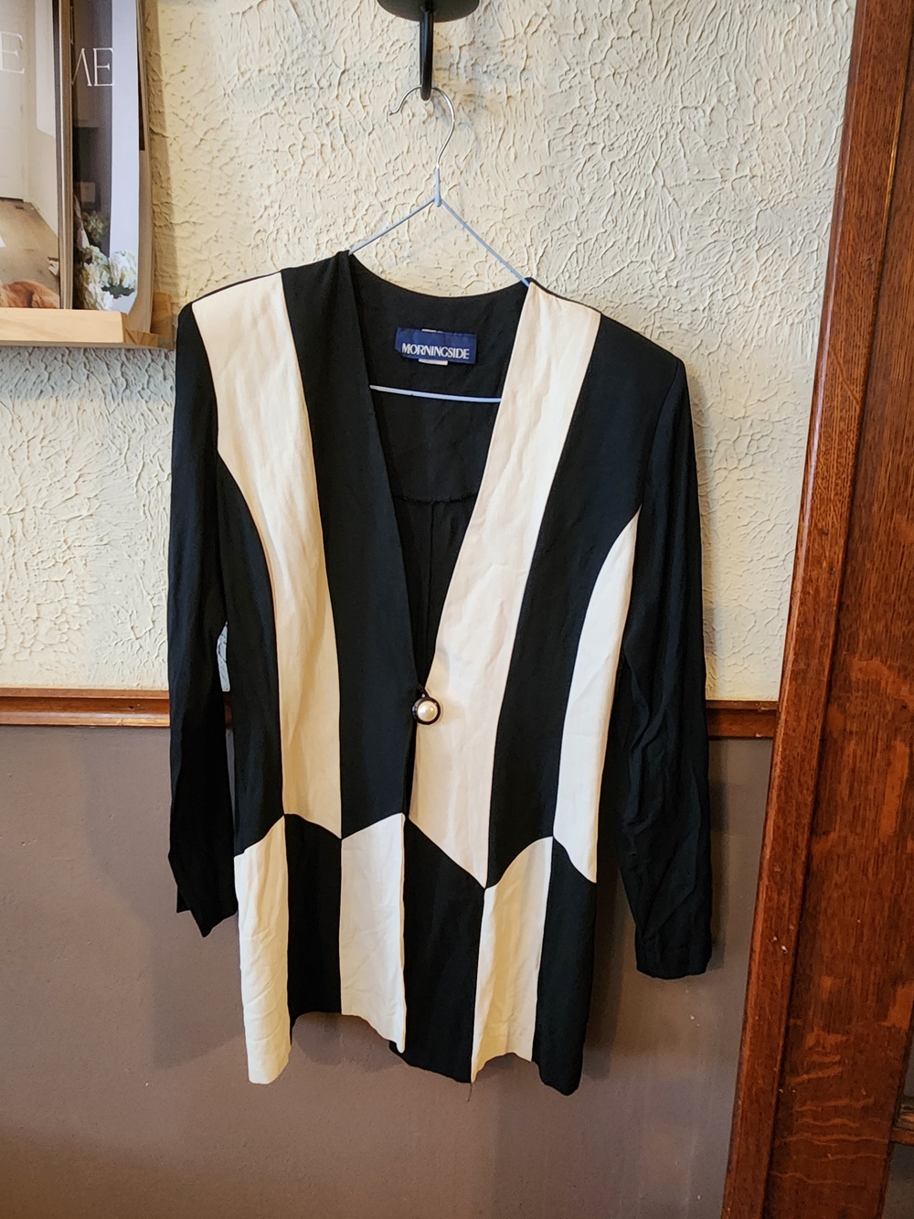 Morningside Black & Cream Colorblock V-Neck Blazer